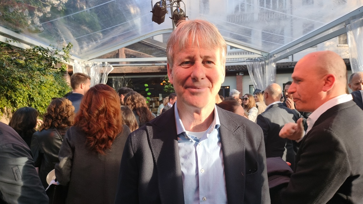 FuoriSalone, Eni mette l’energia in movimento con l’opera Walk the Talk FuoriSalone, Eni mette l’energia in movimento con l’opera Walk the Talk