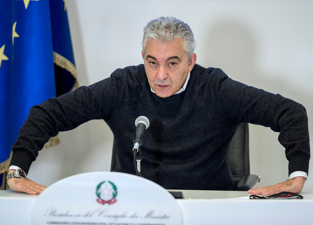 Covid, Arcuri verso il processo, il pm: “800 milioni di mascherine irregolari” Covid, Arcuri verso il processo, il pm: “800 milioni di mascherine irregolari”