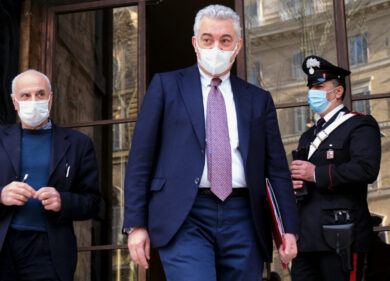 Covid, Arcuri verso il processo, il pm: “800 milioni di mascherine irregolari”