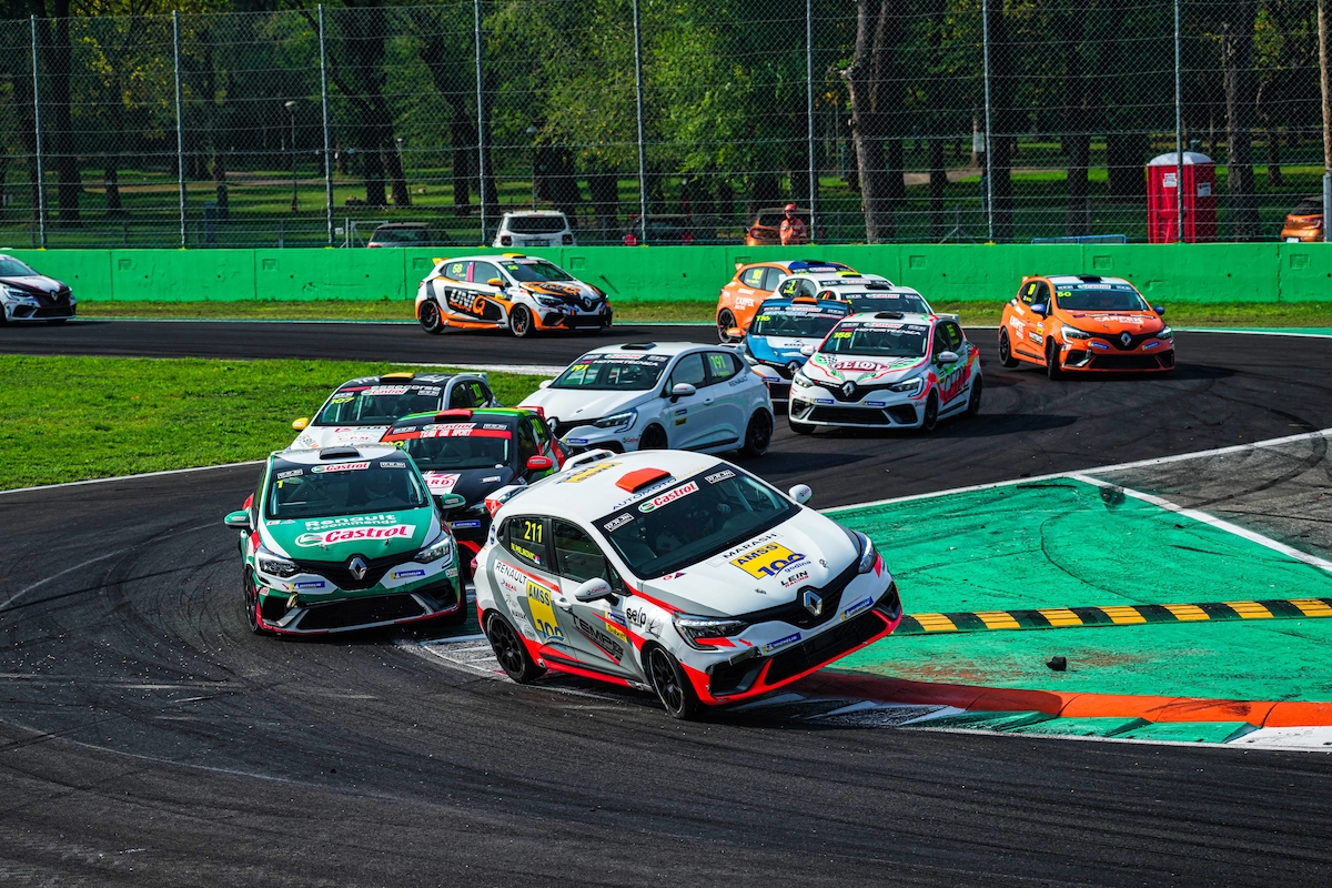 Clio Cup Italia 2023 motori accesi per la prima all’autodromo di Monza Clio Cup Italia 2023 motori accesi per la prima all’autodromo di Monza