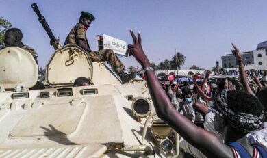 Sudan, l’Ue pianifica l’evacuazione dei cittadini. Ci sono anche 250 italiani