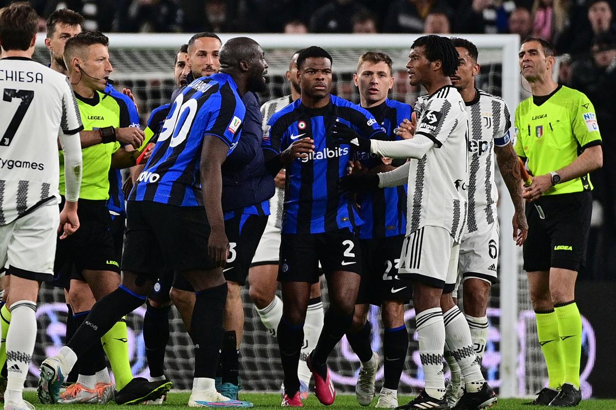 Lukaku graziato dalla Figc: giocherà Inter-Juventus. Ecco la motivazione Lukaku graziato dalla Figc: giocherà Inter-Juventus. Ecco la motivazione