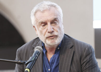 Cartomanti e maghi, Crepet: “Serve istituire un albo professionale”