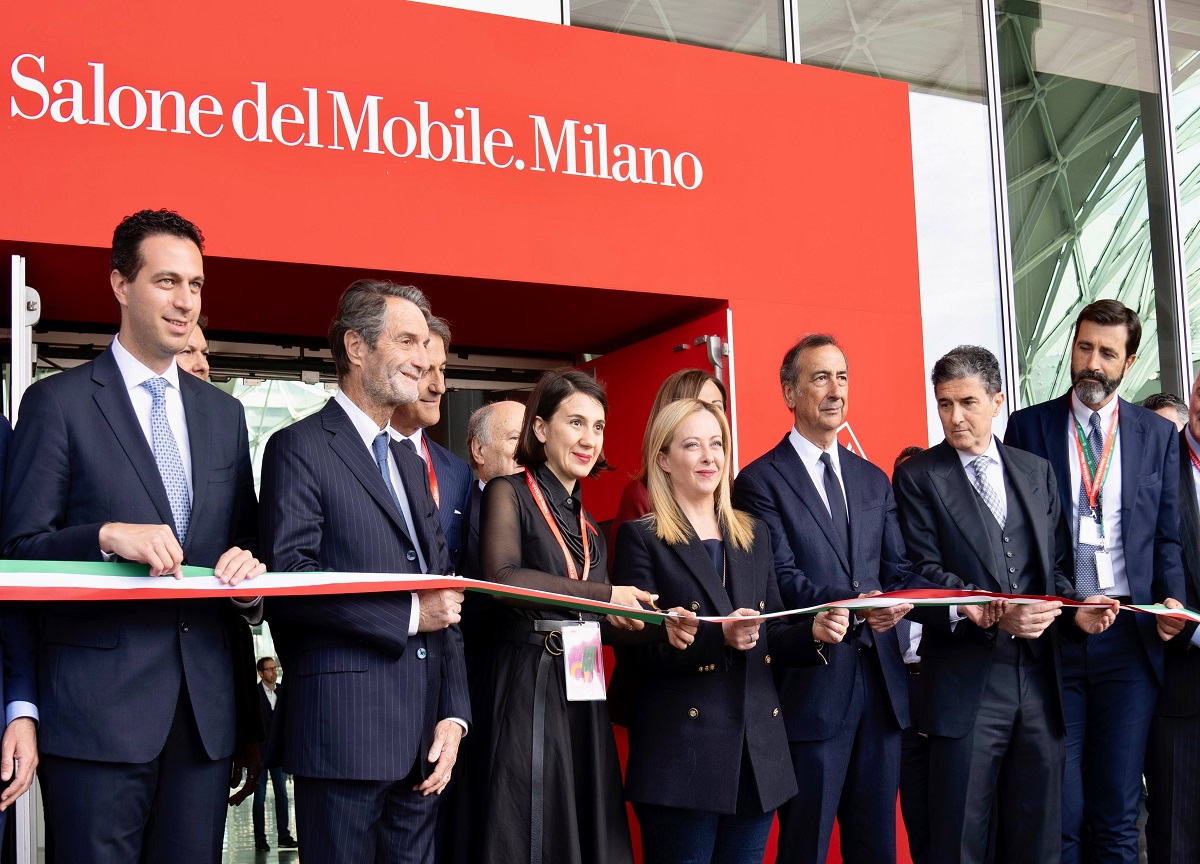 Salone del Mobile: 300mila visitatori, +15%. Porro: “Abbiamo riacceso Milano” Salone del Mobile: 300mila visitatori, +15%. Porro: “Abbiamo riacceso Milano”