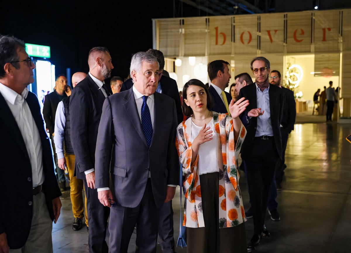 Salone del Mobile: 300mila visitatori, +15%. Porro: “Abbiamo riacceso Milano” Salone del Mobile: 300mila visitatori, +15%. Porro: “Abbiamo riacceso Milano”