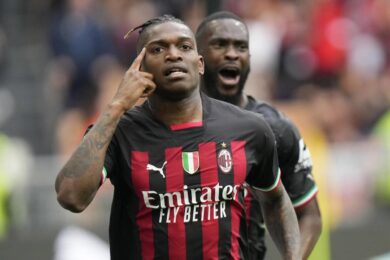 Milan, Leao show risponde al tris di Lukaku. Ansia Ibra: stagione finita?
