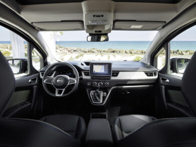 Nissan presenta Townstar 100% elettrico in versione Combi