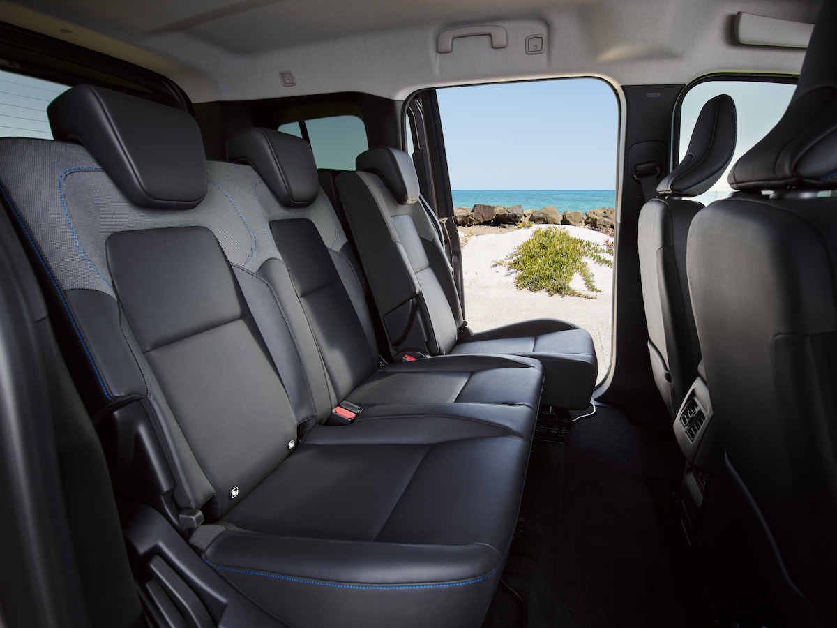 Nissan presenta Townstar 100% elettrico in versione Combi Nissan presenta Townstar 100% elettrico in versione Combi