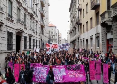 Padova, la “sacra vulva” in processione diventa un caso. La Digos indaga