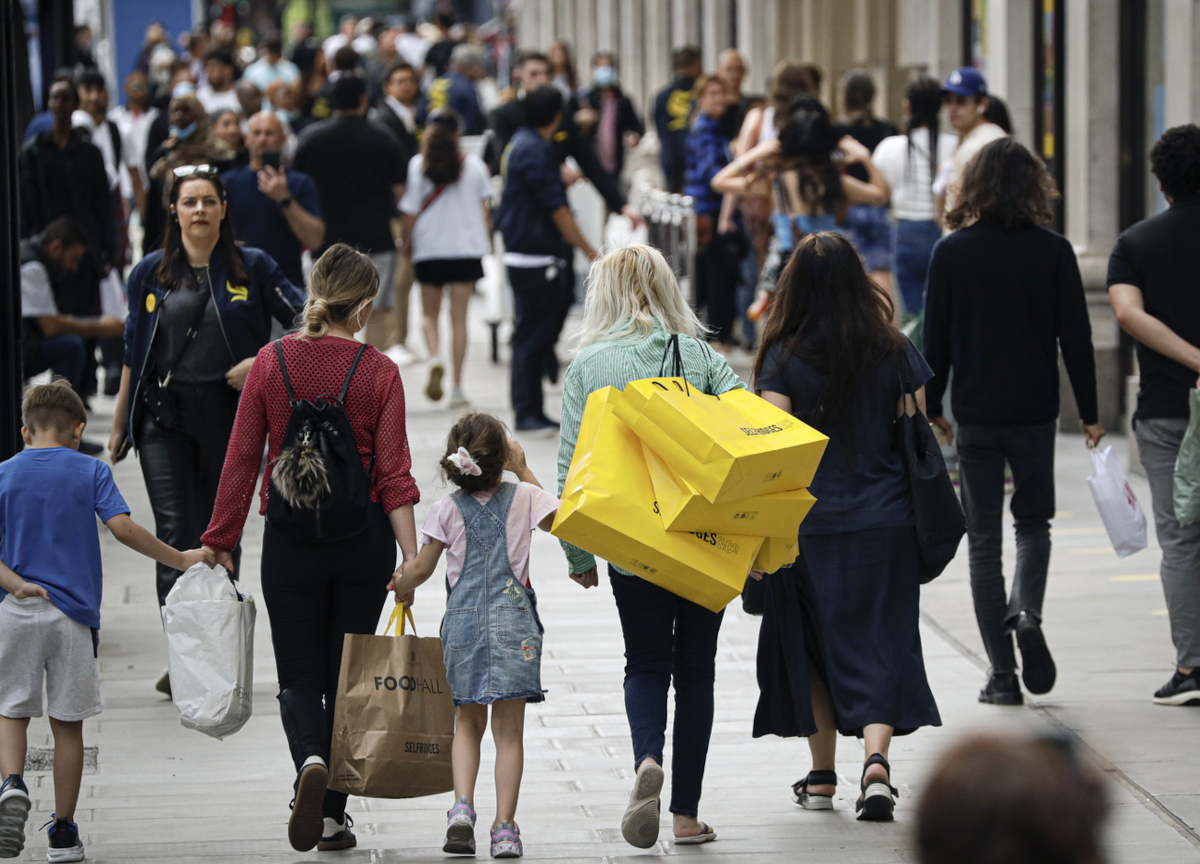 Londra, le tasse e la Brexit colpiscono. Non è più la capitale dello shopping
