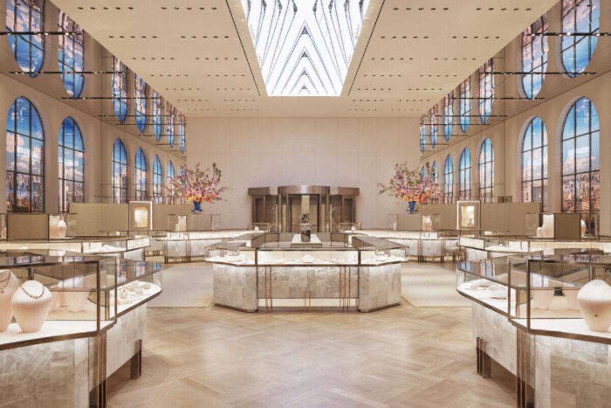 New York, Tiffany riapre le porte dello storico negozio sulla Fifth avenue