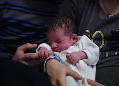 Doppio cognome per il nascituro: il Parlamento è in ritardo di sei anni