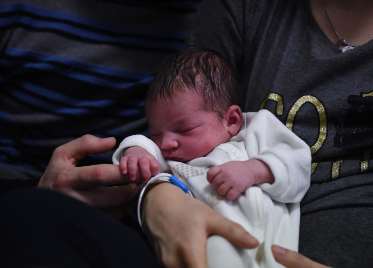 Doppio cognome per il nascituro: il Parlamento è in ritardo di sei anni Doppio cognome per il nascituro: il Parlamento è in ritardo di sei anni