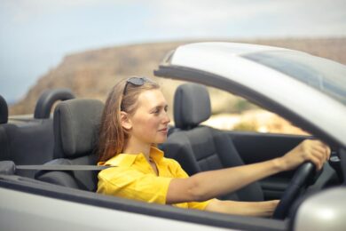 Auto elettriche, boom di vendite nell’Ue. Ma in Italia crollano gli acquisti