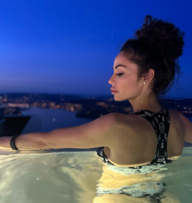 Raffaella Fico gol! Via il reggiseno per il terzo scudetto del Napoli