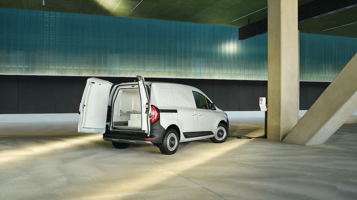 Renault Pro + al fianco degli operatori professionali Renault Pro + al fianco degli operatori professionali