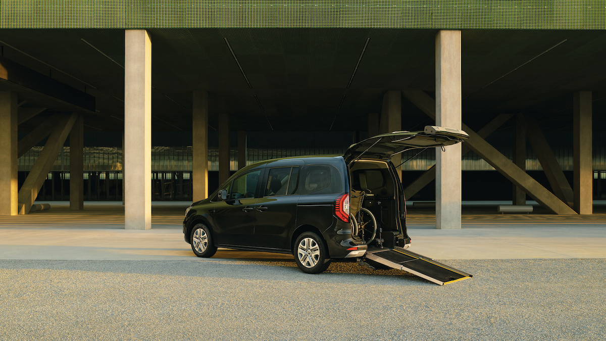 Renault Pro + al fianco degli operatori professionali Renault Pro + al fianco degli operatori professionali