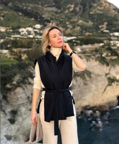 Enrica Chicchio e i “lutti sentimentali”: ecco chi è l’armocromista di Schlein