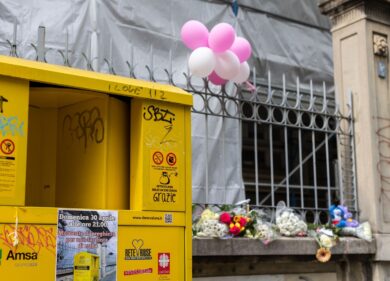 Neonata morta in cassonetto: “Sgomento e dolore profondo”