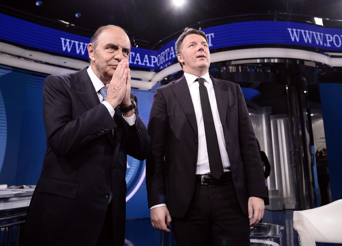 Renzi-Vespa: è nato un sodalizio: prima copia del Riformista a Cinque minuti Renzi-Vespa: è nato un sodalizio: prima copia del Riformista a Cinque minuti
