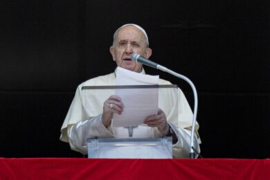 Bergoglio vede Hilarion e prepara l’incontro con Putin. Kiev vuole la Crimea