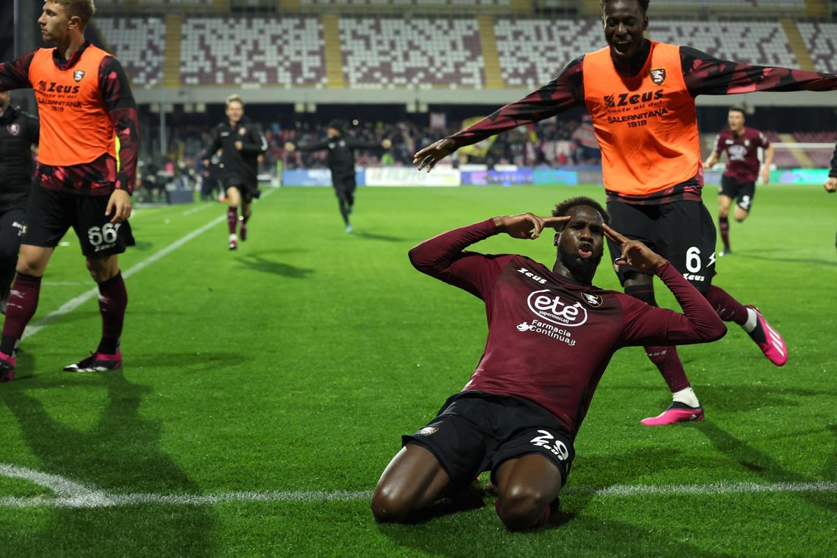 Chi è Boulaye Dia, attaccante che ha rovinato la festa scudetto al Napoli (e piace al Milan) Chi è Boulaye Dia, attaccante che ha rovinato la festa scudetto al Napoli (e piace al Milan)