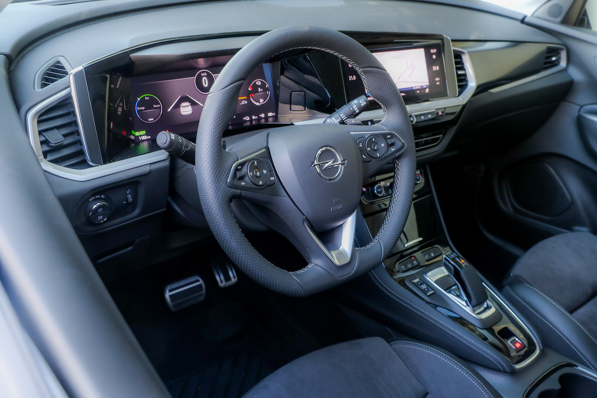 Opel Grandland porta le performance del marchio GSe nel segmento C-SUV