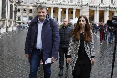 Chi è Manuela, precaria del settore aereo: la 36enne che ha “colpito” Meloni