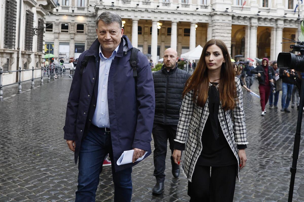 Chi è Manuela, precaria del settore aereo: la 36enne che ha “colpito” Meloni Chi è Manuela, precaria del settore aereo: la 36enne che ha “colpito” Meloni