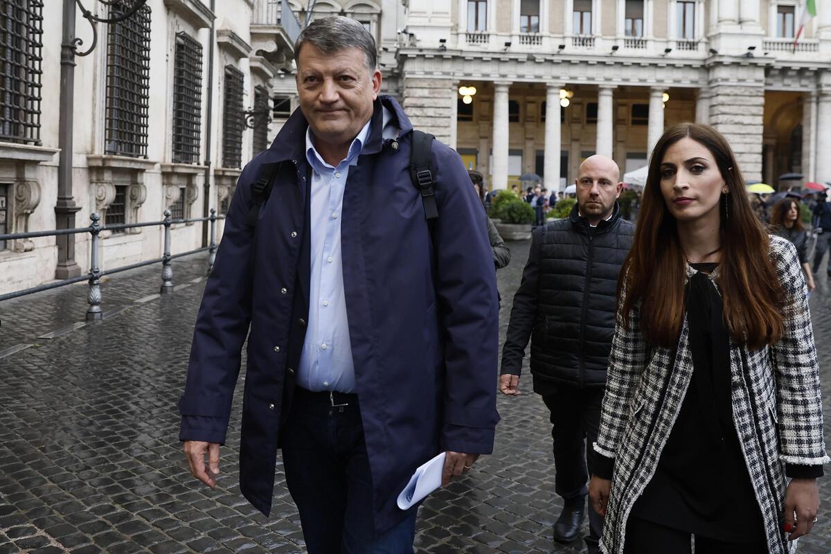 Chi è Manuela, precaria del settore aereo: la 36enne che ha “colpito” Meloni