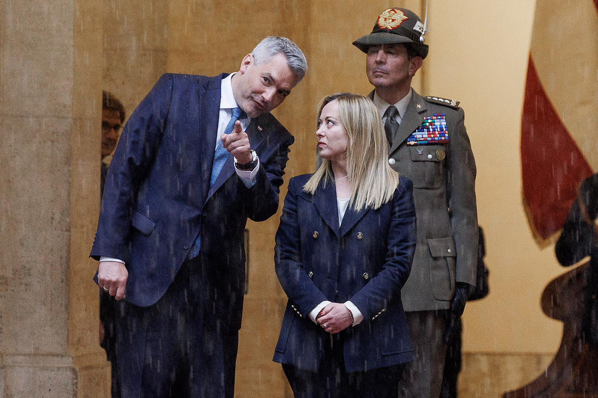 Ue, Meloni: “Miope non valutare il nuovo scenario nel patto di stabilità” Ue, Meloni: “Miope non valutare il nuovo scenario nel patto di stabilità”