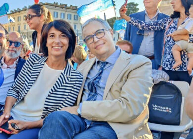 Meloni e il lungo applauso dei cinquecento per il saluto ad Andrea Augello