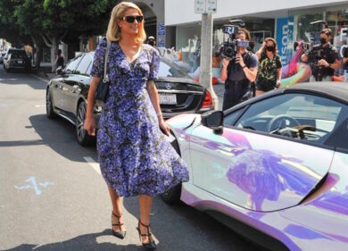 Hollywood, sciopero ad oltranza degli sceneggiatori. Stop a serie tv e film