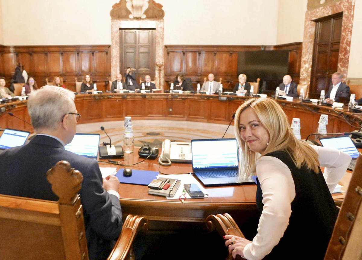Meloni e il video da film a Chigi: anche la premier adesso ha la sua “Bestia” Meloni e il video da film a Chigi: anche la premier adesso ha la sua “Bestia”
