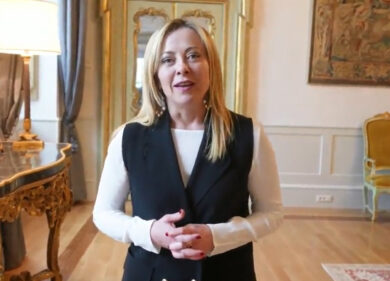 Meloni, il fact-checking la sbugiarda. Il re del taglio delle tasse è Renzi