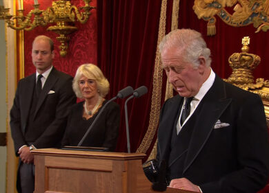 Londra si prepara all’incoronazione di Carlo con un occhio alle elezioni