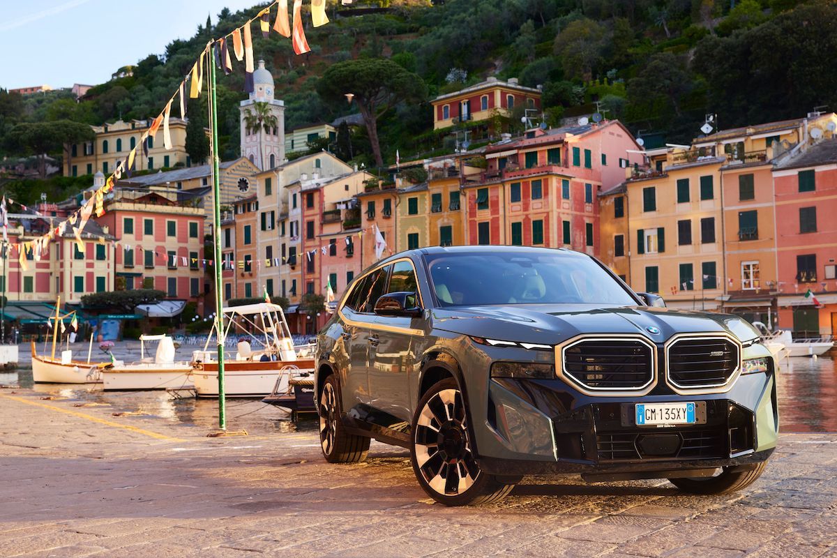Nuova BMW XM, alte prestazioni e trazione elettrificata