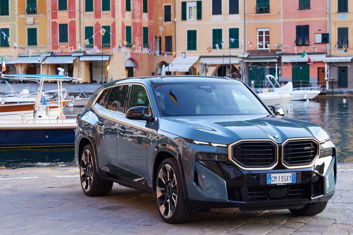 Nuova BMW XM, alte prestazioni e trazione elettrificata
