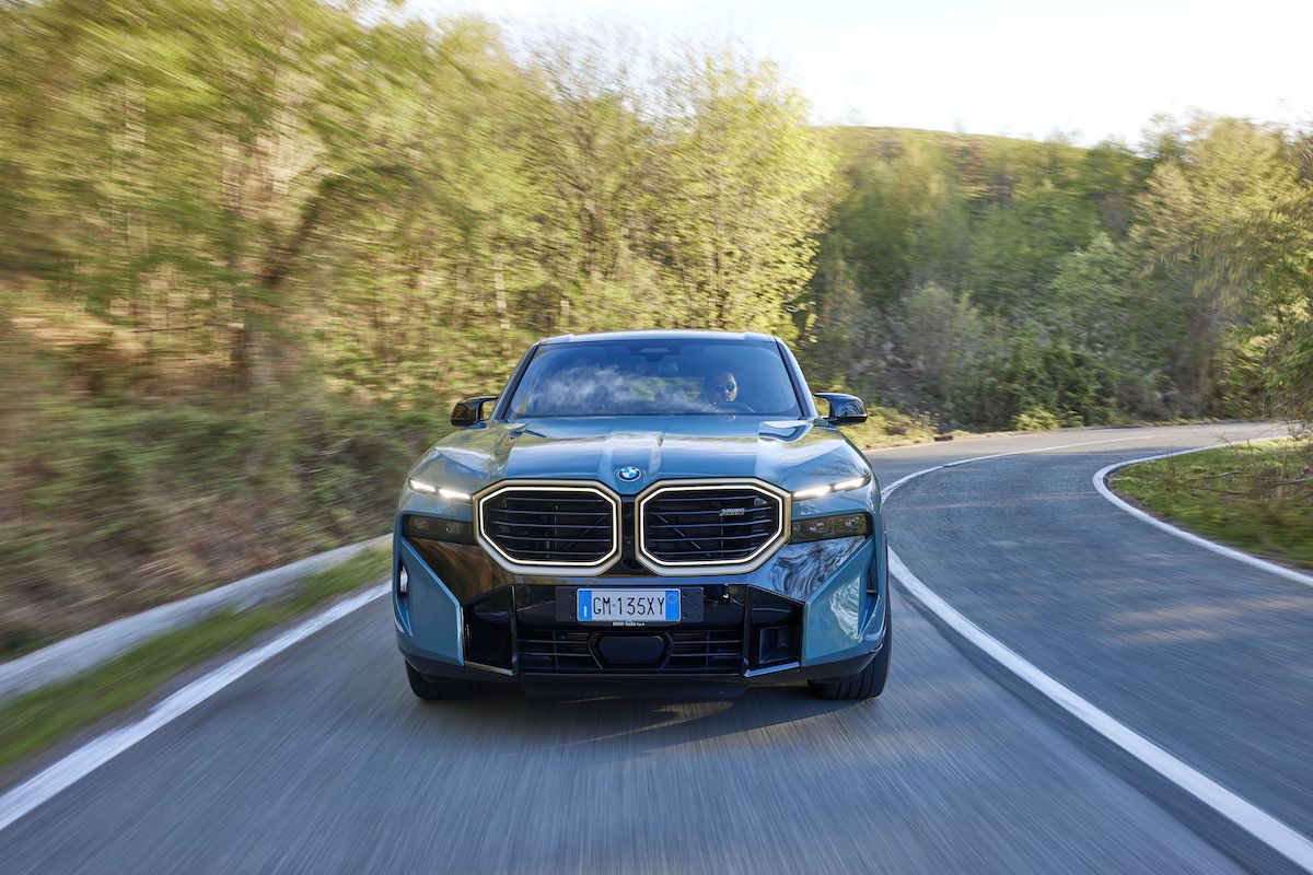 Nuova BMW XM, alte prestazioni e trazione elettrificata