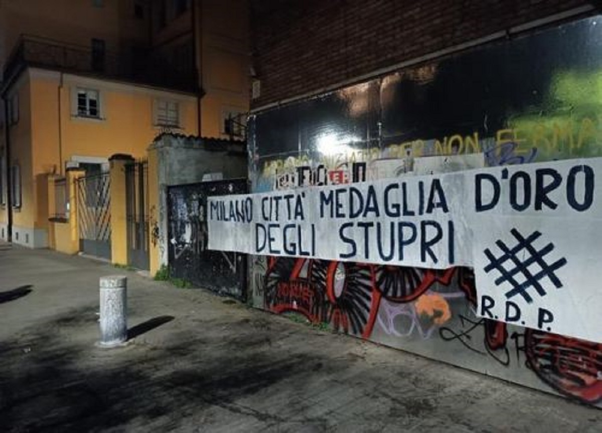 ‘Milano medaglia d’oro… degli stupri’: striscione choc della Rete Patrioti ‘Milano medaglia d’oro… degli stupri’: striscione choc della Rete Patrioti