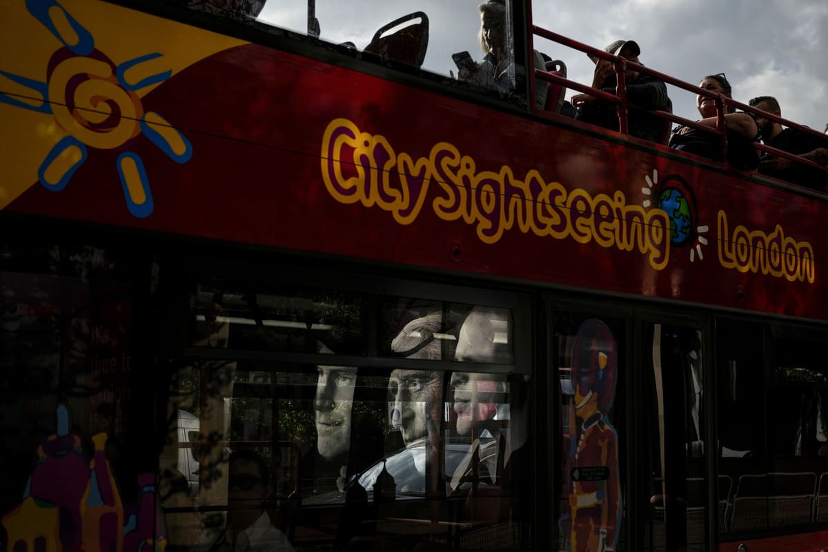 Regno Unito, Carlo III è stato incoronato. “Sono qui per servire”. VIDEO