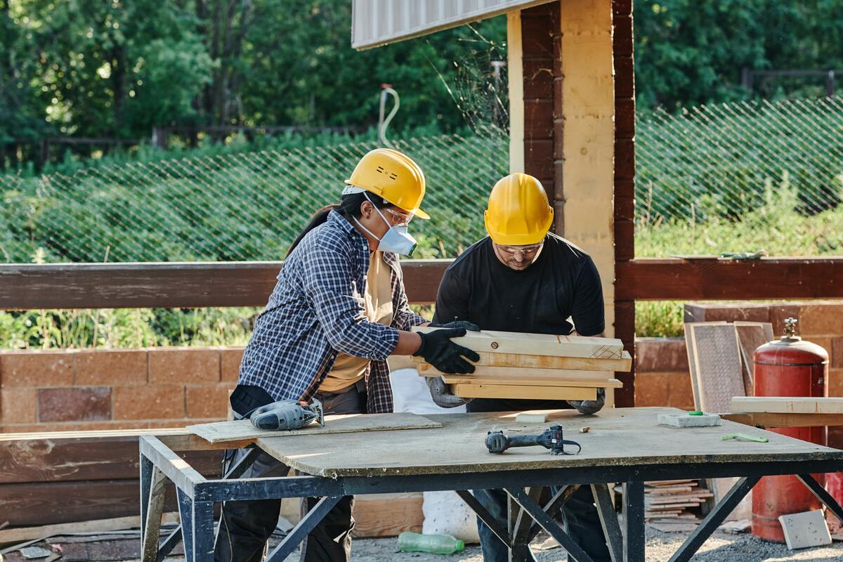 Sondaggio, per il 43,4% le aziende non trovano lavoratori perché pagano poco Sondaggio, per il 43,4% le aziende non trovano lavoratori perché pagano poco