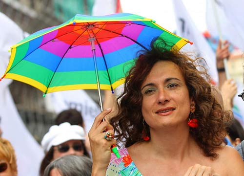 “Centro-destra sempre più oscurantista sui diritti gay. E su Elly Schlein…” “Centro-destra sempre più oscurantista sui diritti gay. E su Elly Schlein…”