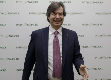 La pandemia si conclude: da Intesa Sanpaolo interventi per 100 mln