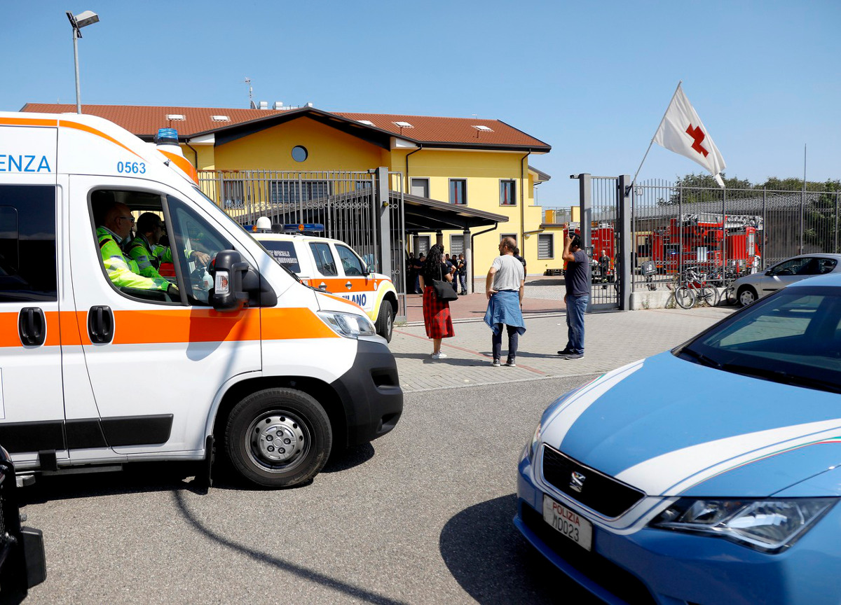 Calcio follia, lanciano un petardo e feriscono 3 giocatori della loro squadra Calcio follia, lanciano un petardo e feriscono 3 giocatori della loro squadra