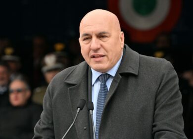 Lorenzo Guerini indagato: omissione d’atti d’ufficio. Rischia anche Crosetto