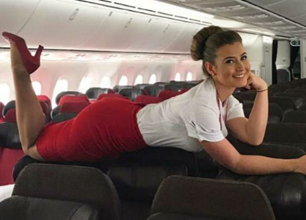 Quanto guadagnano le hostess? Da Ryanair a Emirates: le cifre monstre