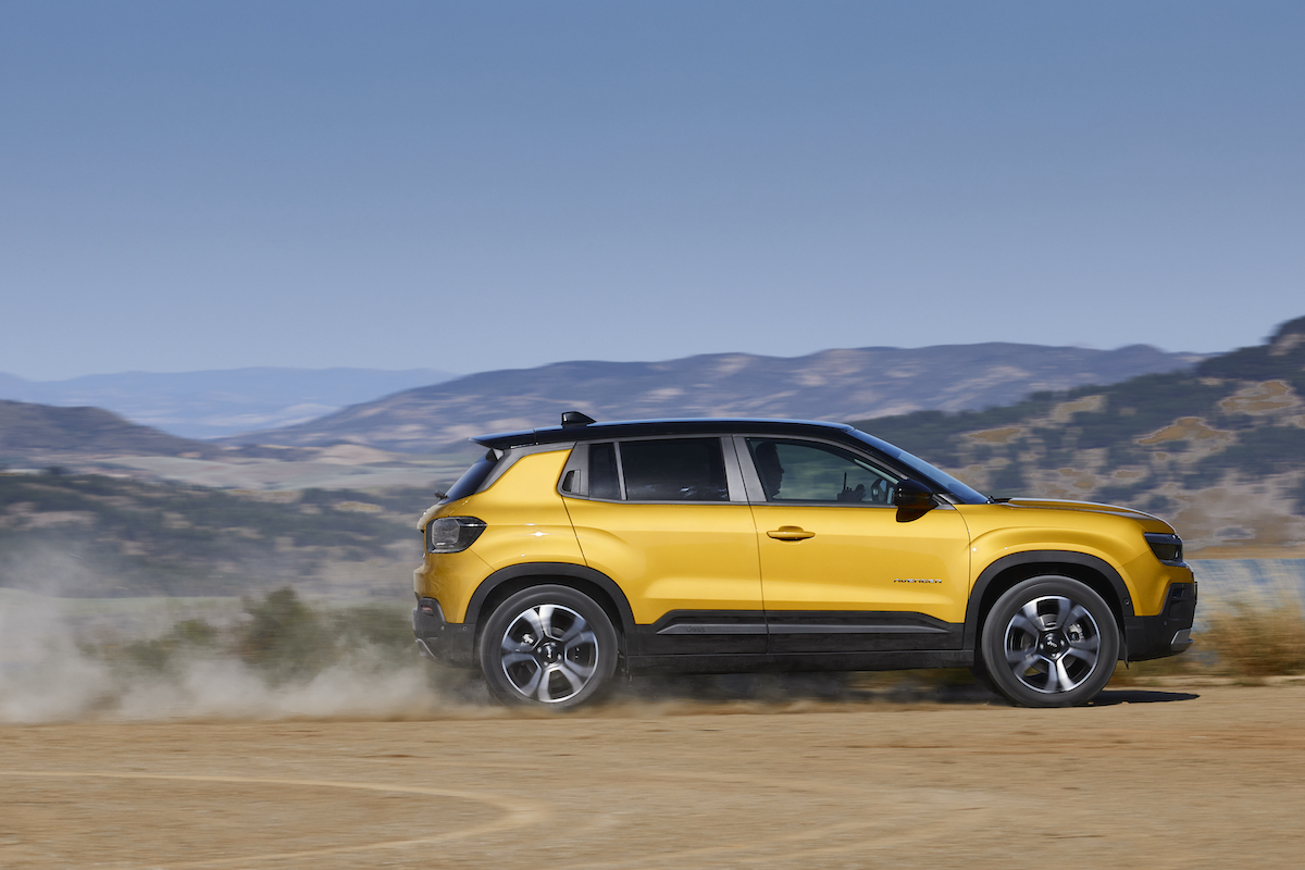 Jeep Avenger sbarca in TV con la campagna “Built for the real world” Jeep Avenger sbarca in TV con la campagna “Built for the real world”