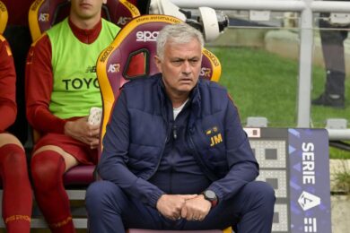 Roma, Mourinho scontento e irritato dal mercato: l’allenatore verso l’addio