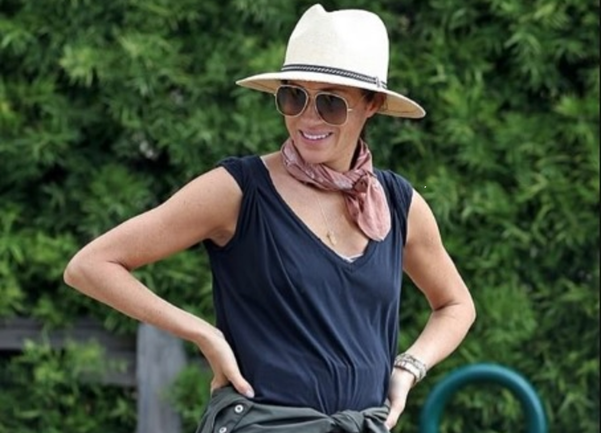 Meghan Markle, trekking con il Cartier di Diana mentre Carlo diventa re. Foto Meghan Markle, trekking con il Cartier di Diana mentre Carlo diventa re. Foto